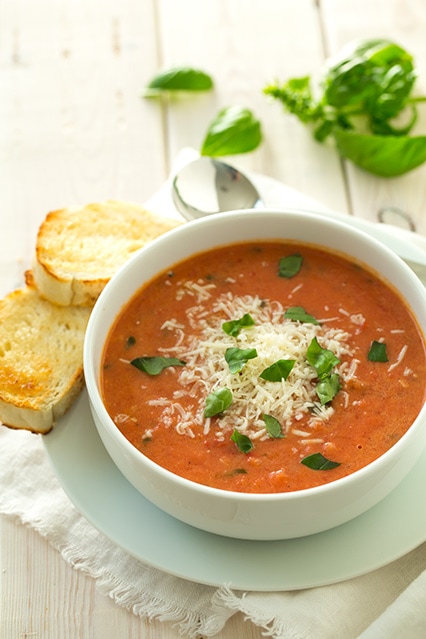 creamy-tomato-basil-soup-with-roasted-garlic-and-asiago-cheese+srgb.