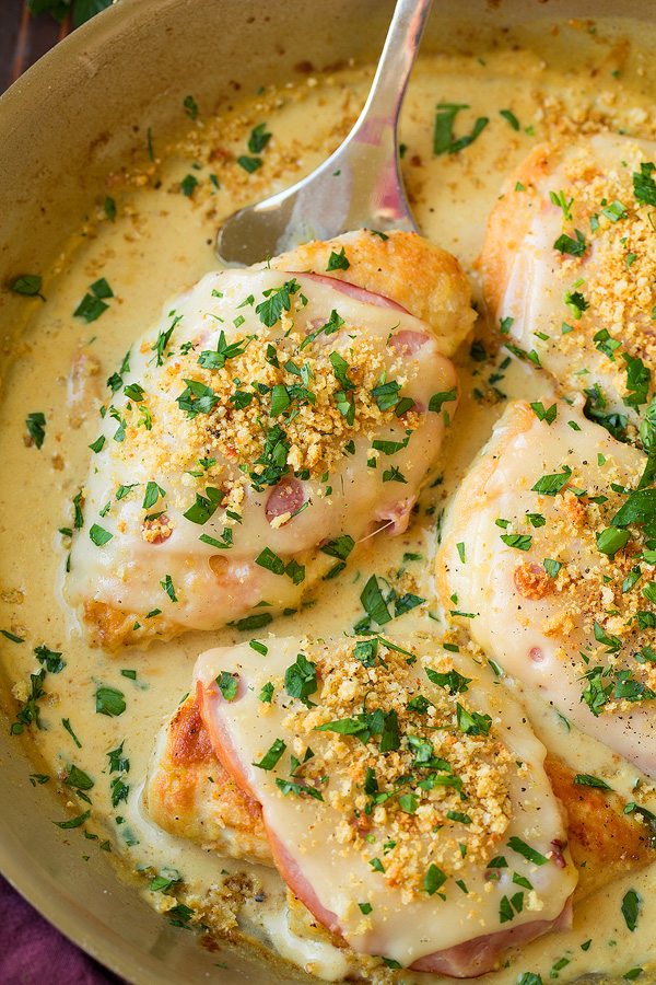 Close up image of chicken cordon bleu.